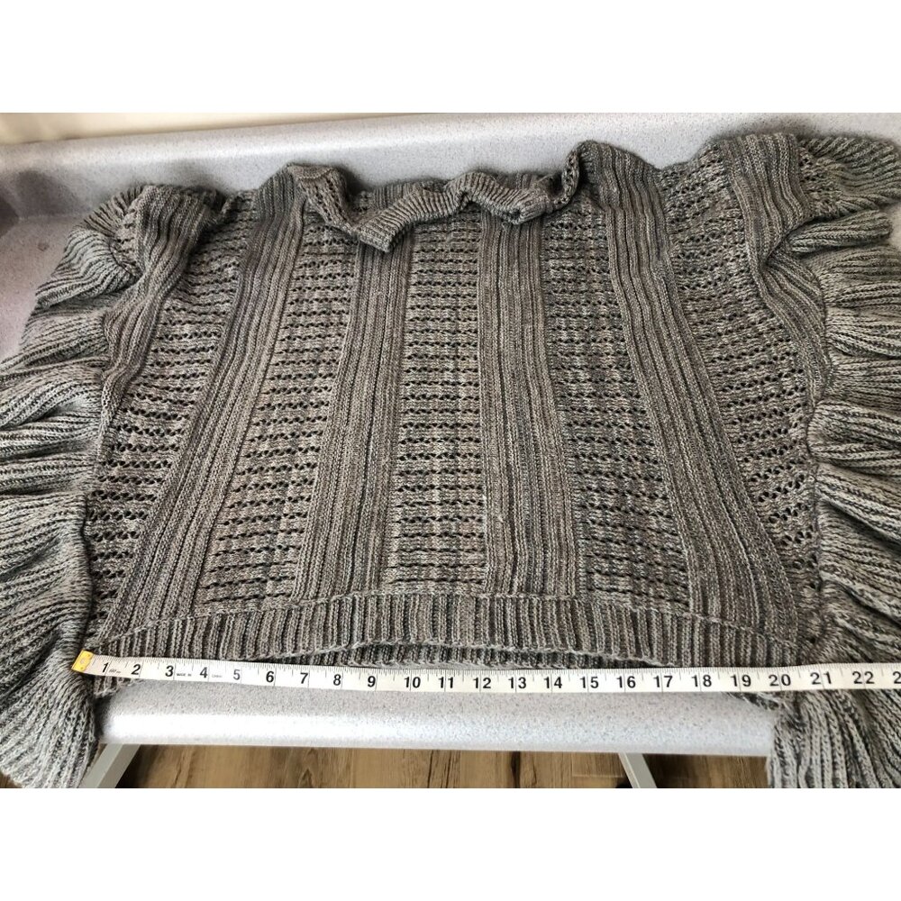 American Boutique OS Knitted Poncho Sweater Gray Ruffle Boxy Stretchy - Picture 9 of 10
